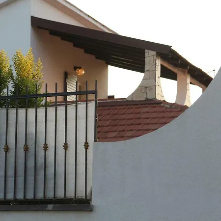Nyaraló G